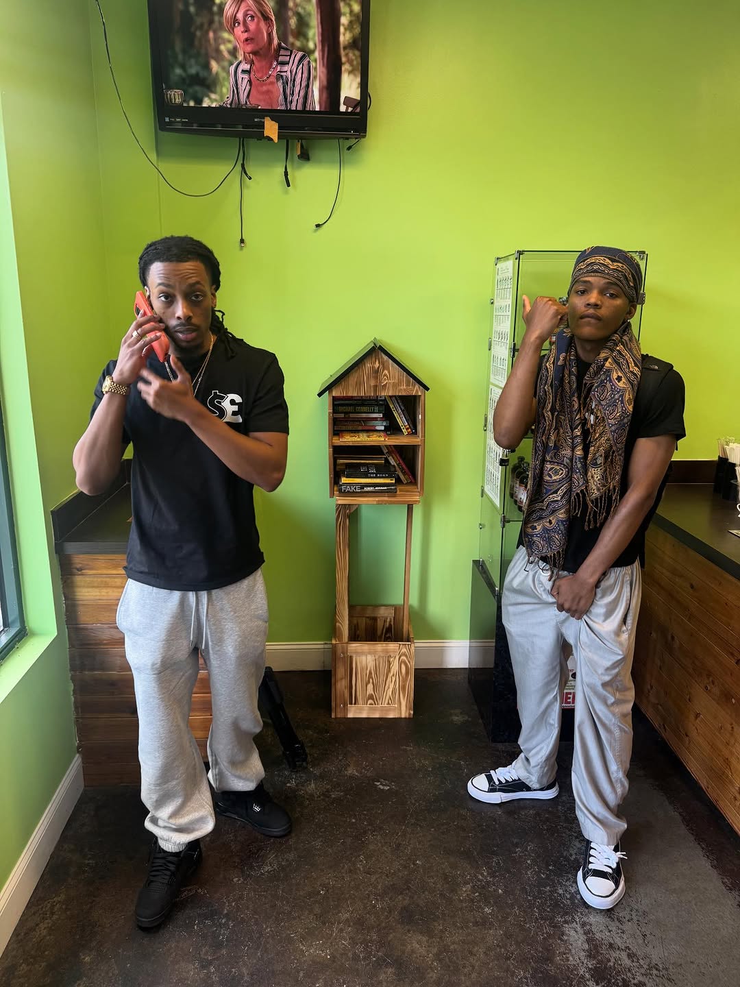 Man Dis Flouri$h I’m In Different …Street Flouri$h Library In Full Affect …Come Fw Da Hub 🤲🏾🔥🎠 #fly #community #char