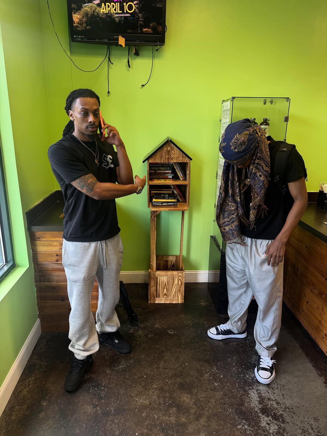 Man Dis Flouri$h I’m In Different …Street Flouri$h Library In Full Affect …Come Fw Da Hub 🤲🏾🔥🎠 #fly #community #char